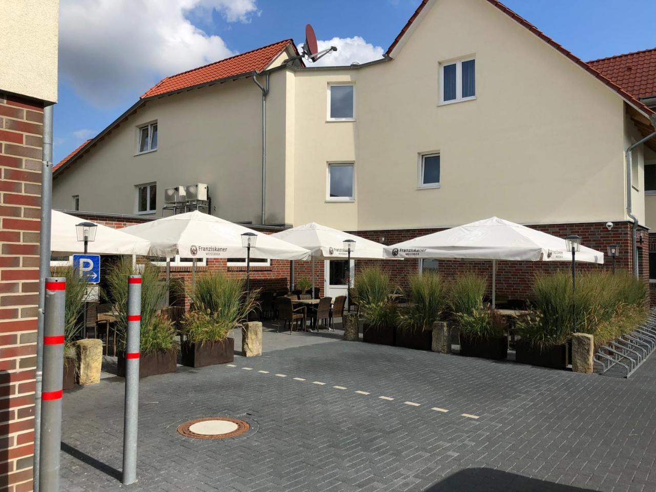 Hotel Isenbuetteler Hof Exterior photo